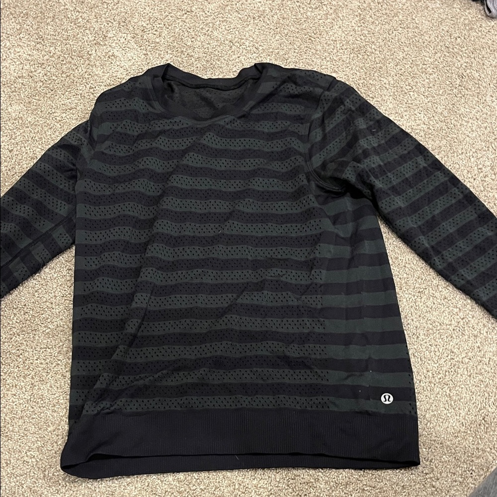 lululemon athletica Men's Black Patterned Long Sleeve Shirt